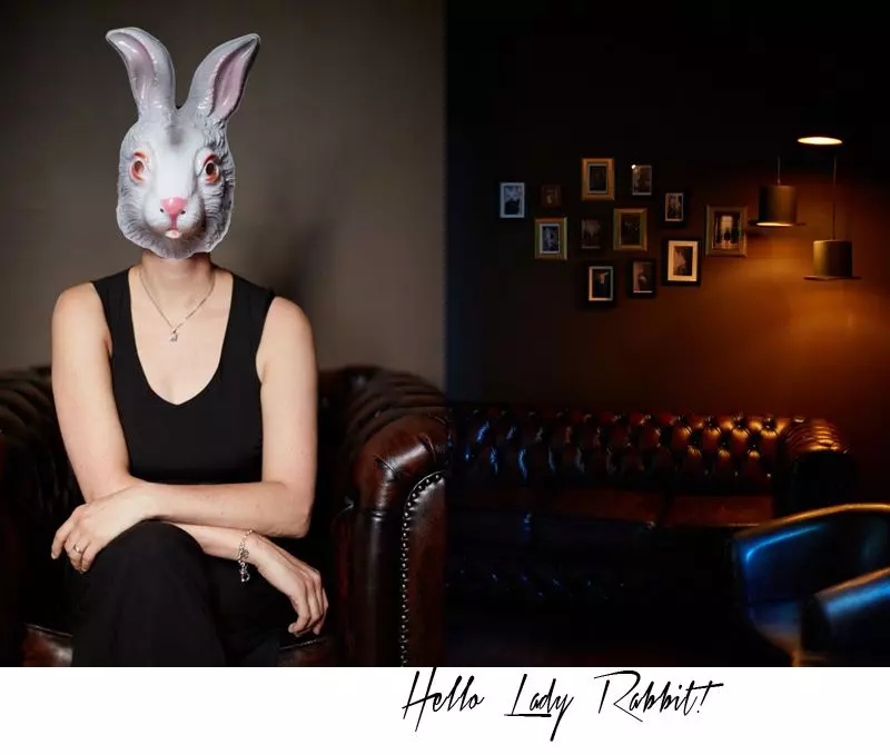 Femtastics-Constanze-Lay-the-Rabbithole-Hasenmaske