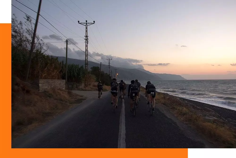 19-hardbrakers-fixed-gear-crew