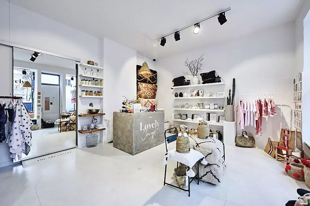 27-the-lovely-concept-julia-schneider