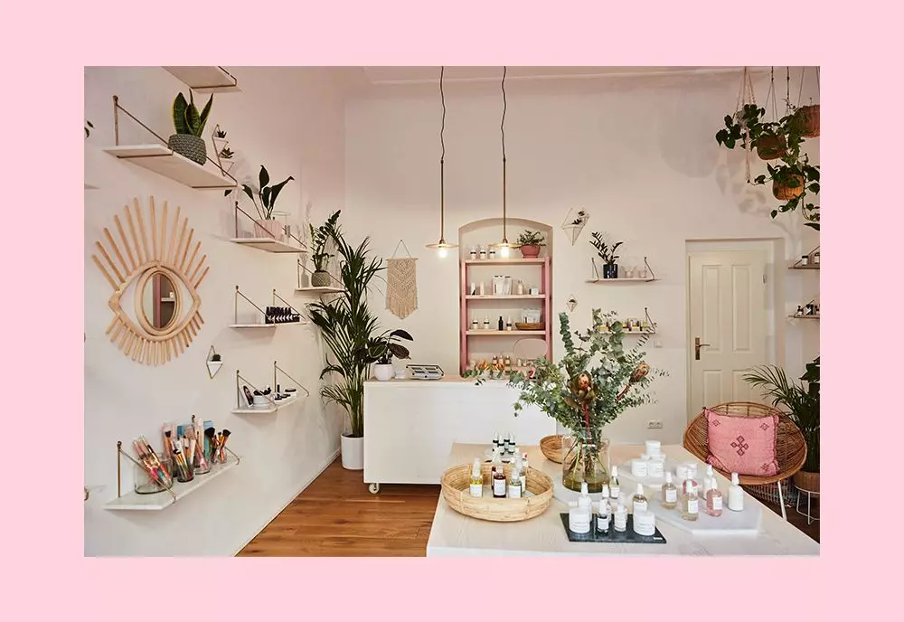 Femtastics-Lovely-Day-Botanicals-Store-Berlin