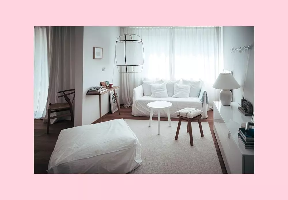 Femtastics-Mia-Vadasz-Schlafzimmer