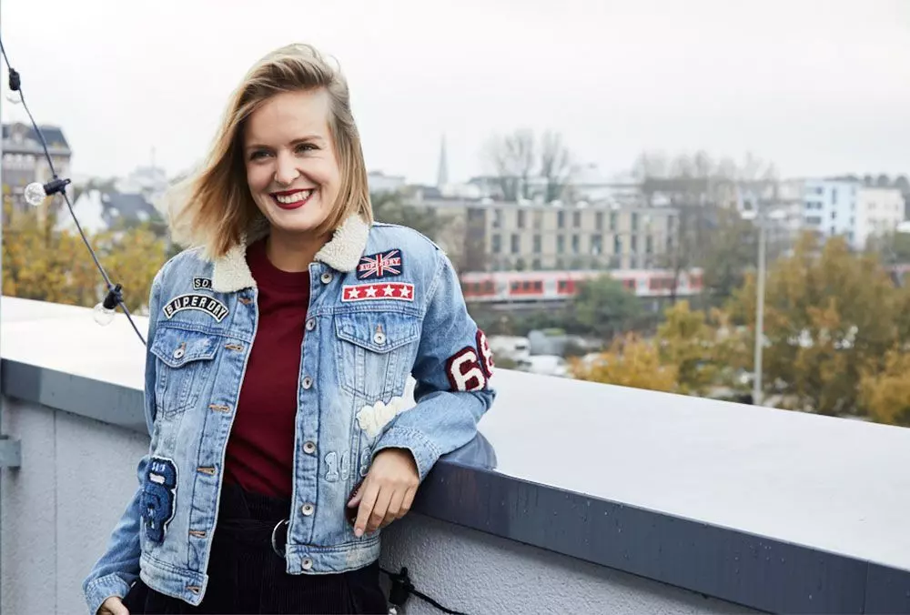 femtastics-Corinna-Siepenkort-Nylon-Blonde-Magazin