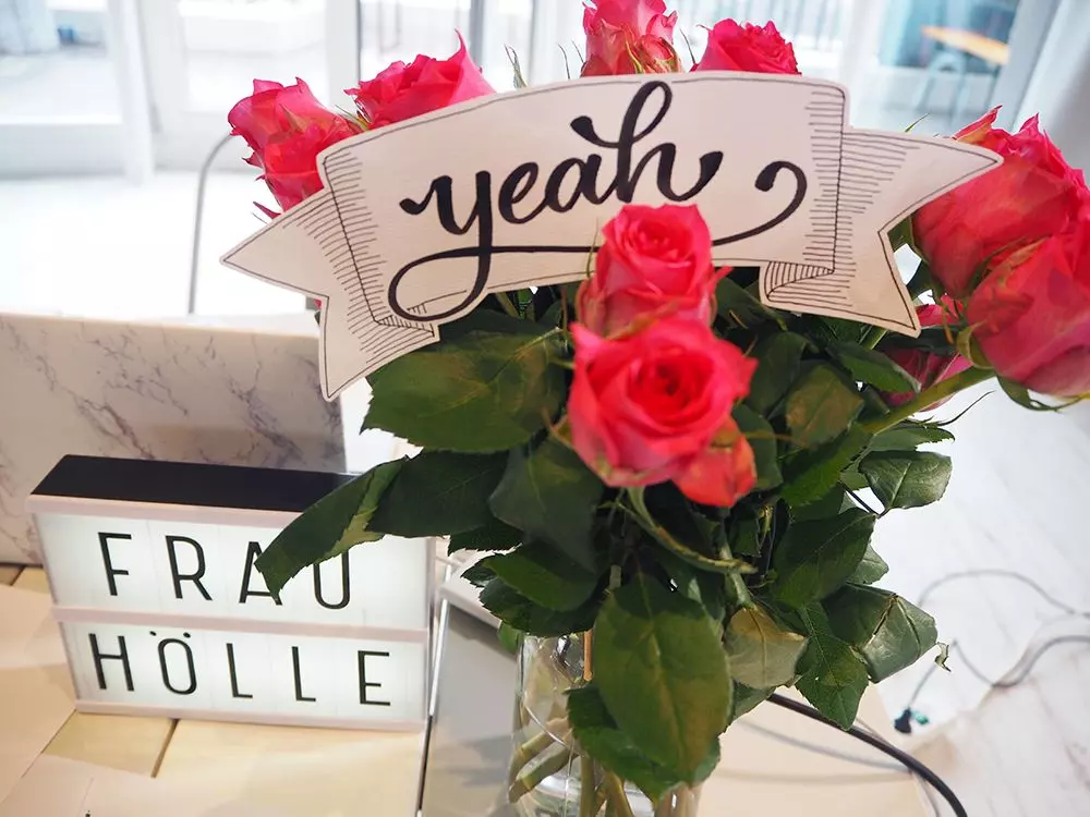 femtastics-Frau-Hoelle-Lettering