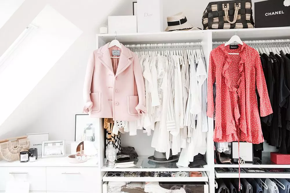 femtastics-Juliane-Diesner-Styleshiver-Kleiderschrank-Zuhause