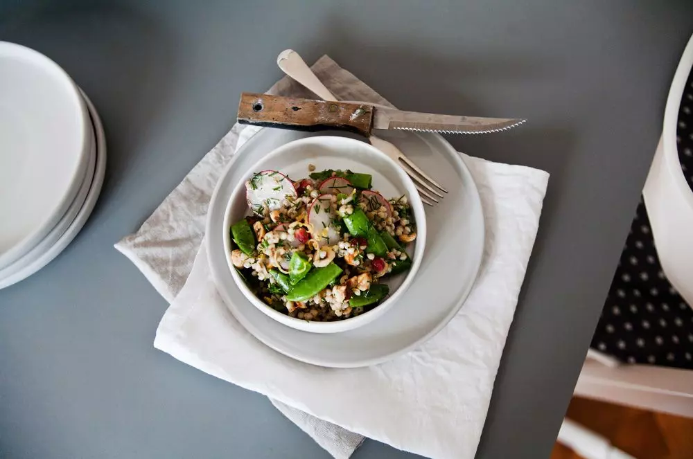 femtastics-Lea-Taaks-TheVeggieKitchn-Salat-Radieschen