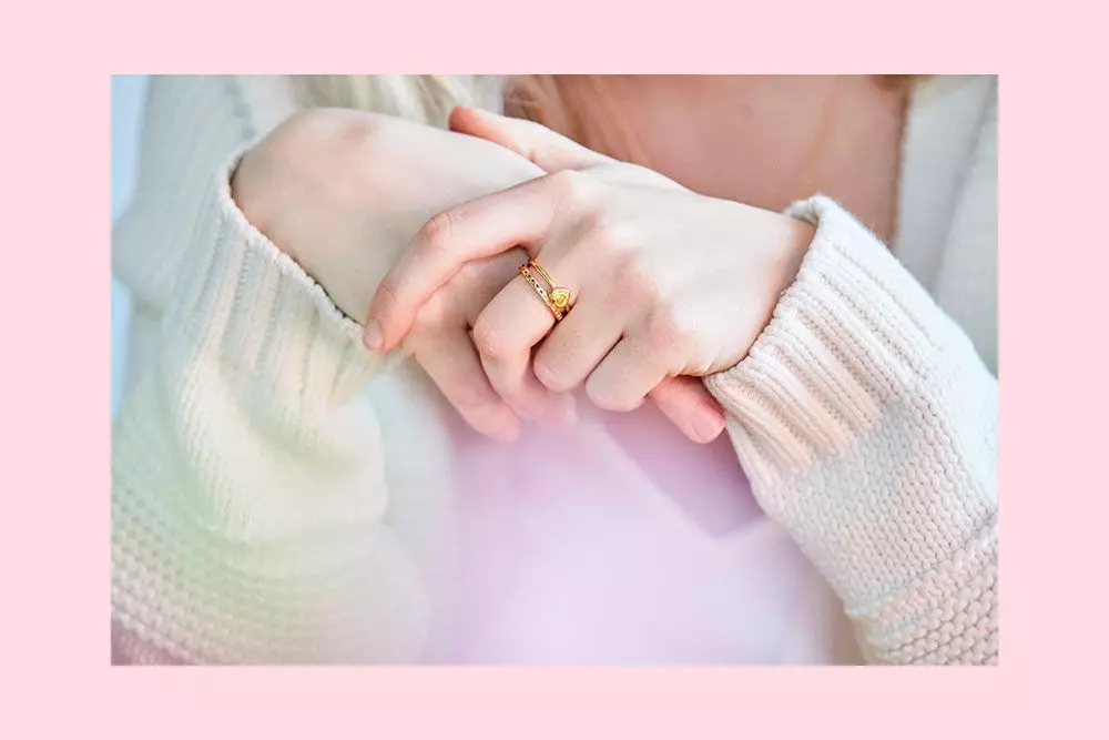 femtastics-Marie-Jaster-Pandora-Shine-Schmuck
