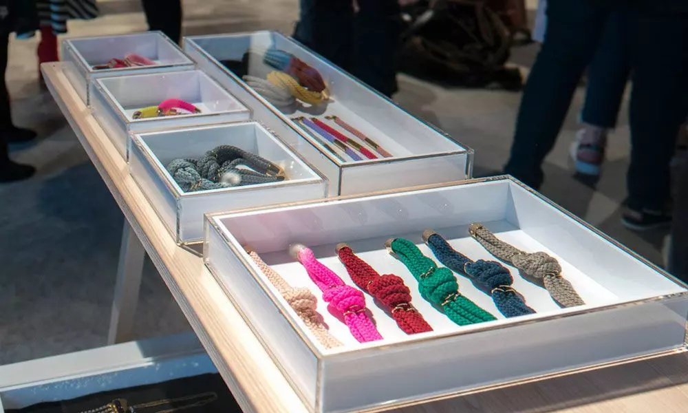 femtastics-McArthurGlen-DesignerOutlet-SabrinaDehoff-Armbaender