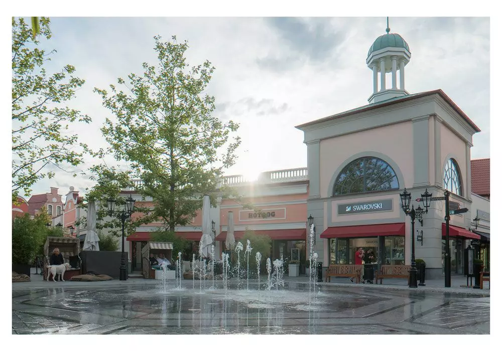 femtastics-McArthurGlen-DesignerOutlet