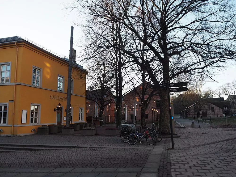 femtastics-Oslo-Castle