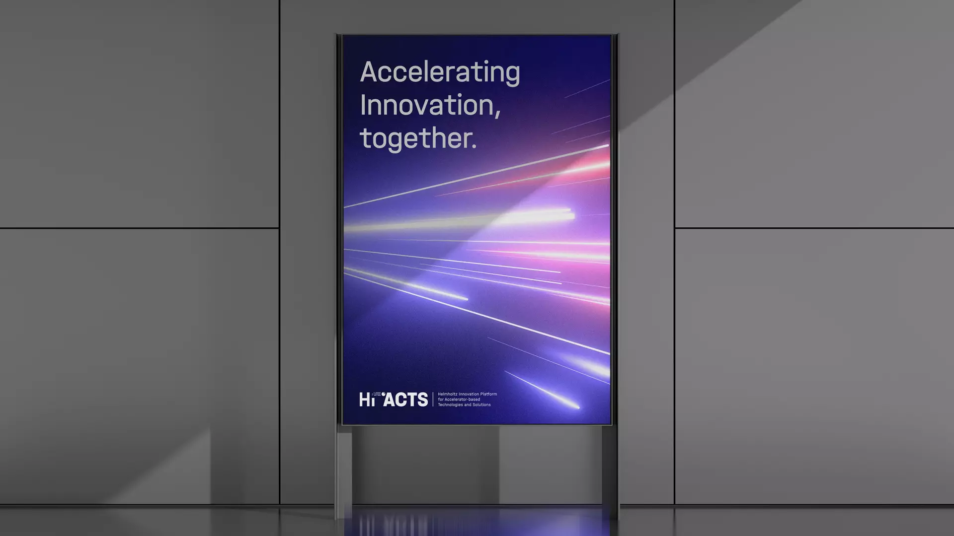 Key Visual des Projektes auf einem großen freistehenden Screen