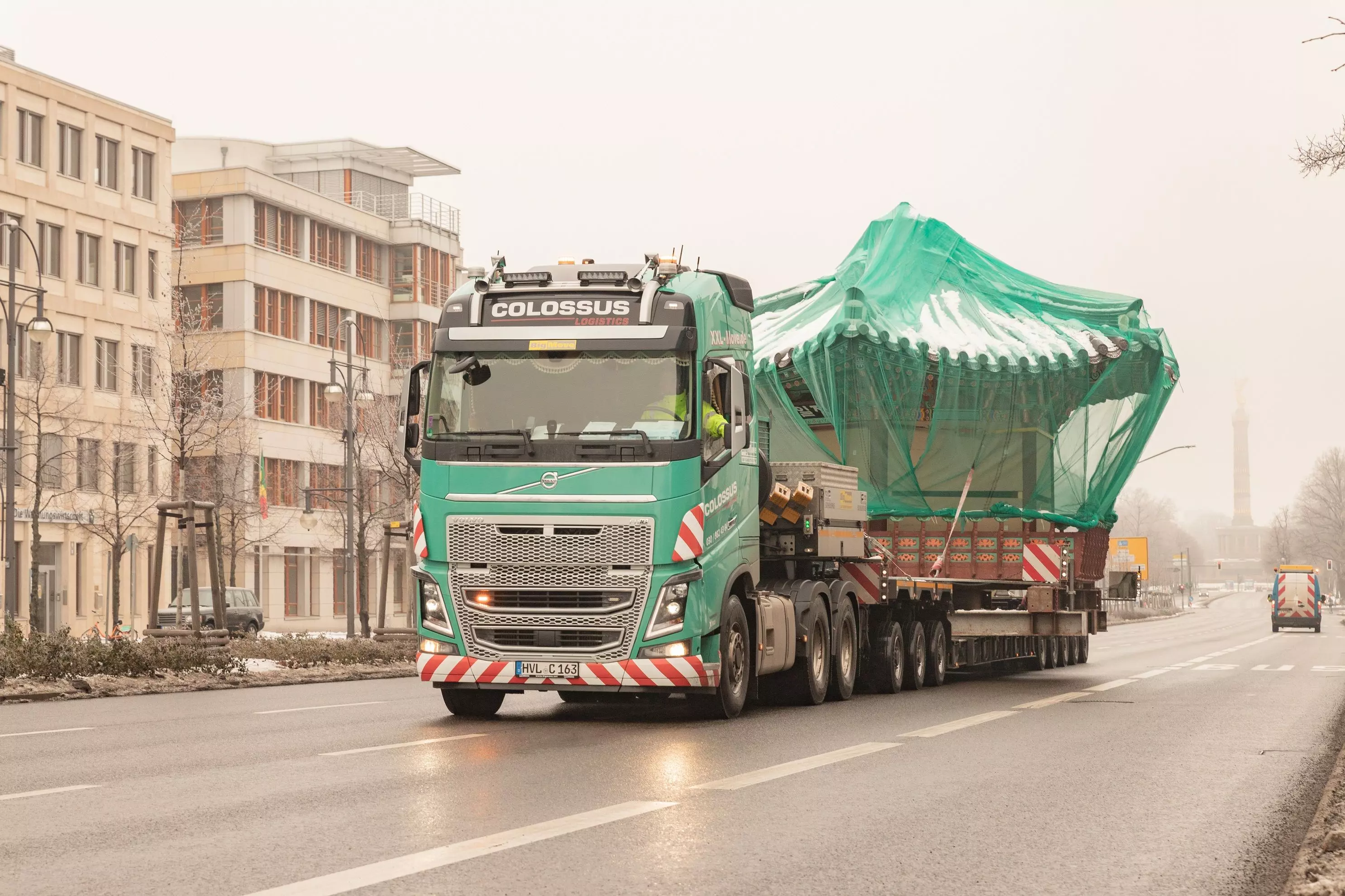 Colossus Transport eines Schiffes
