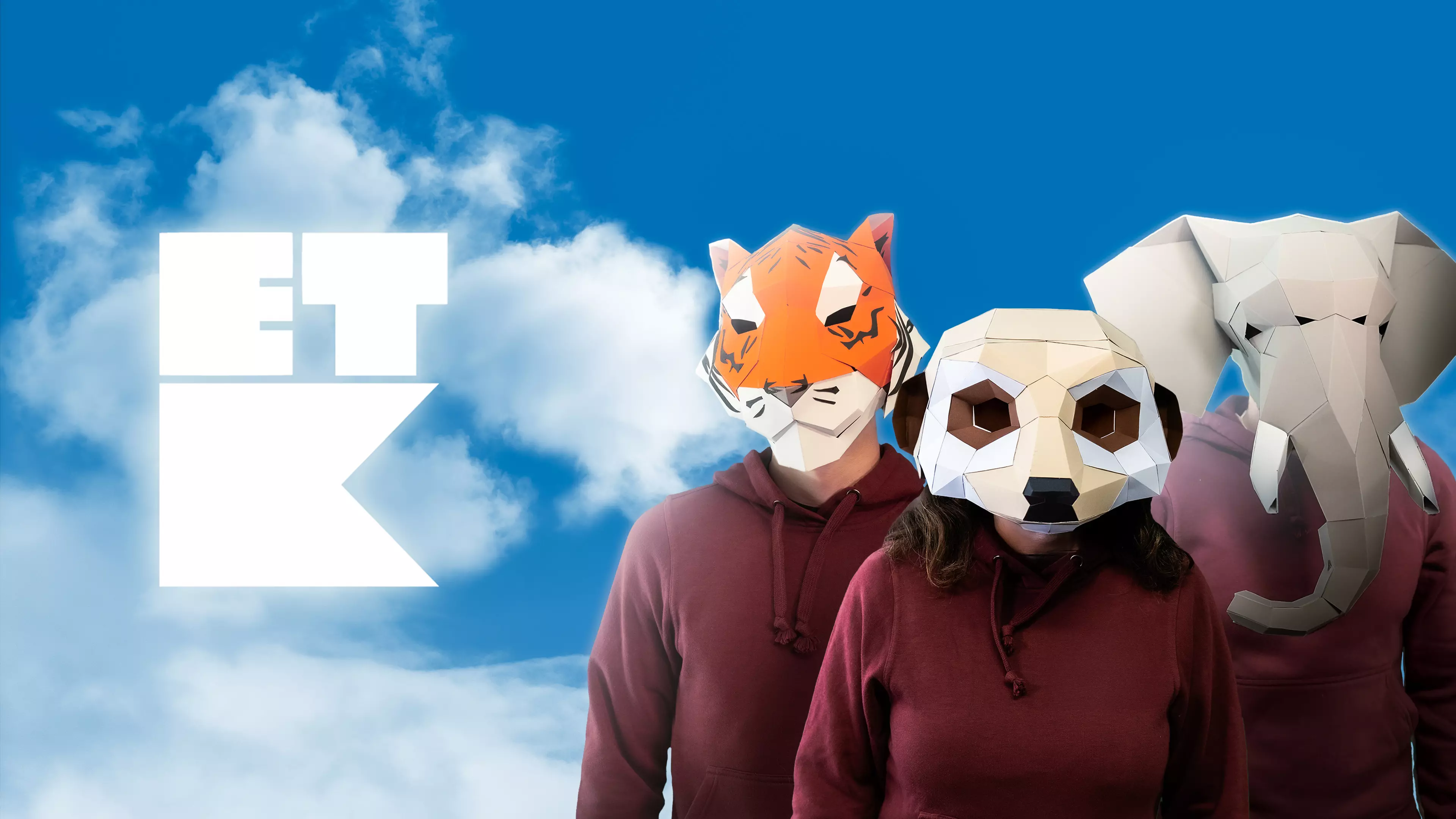 Keyvisuals - Kids mit Masken vor Himmel - links Logo ETK