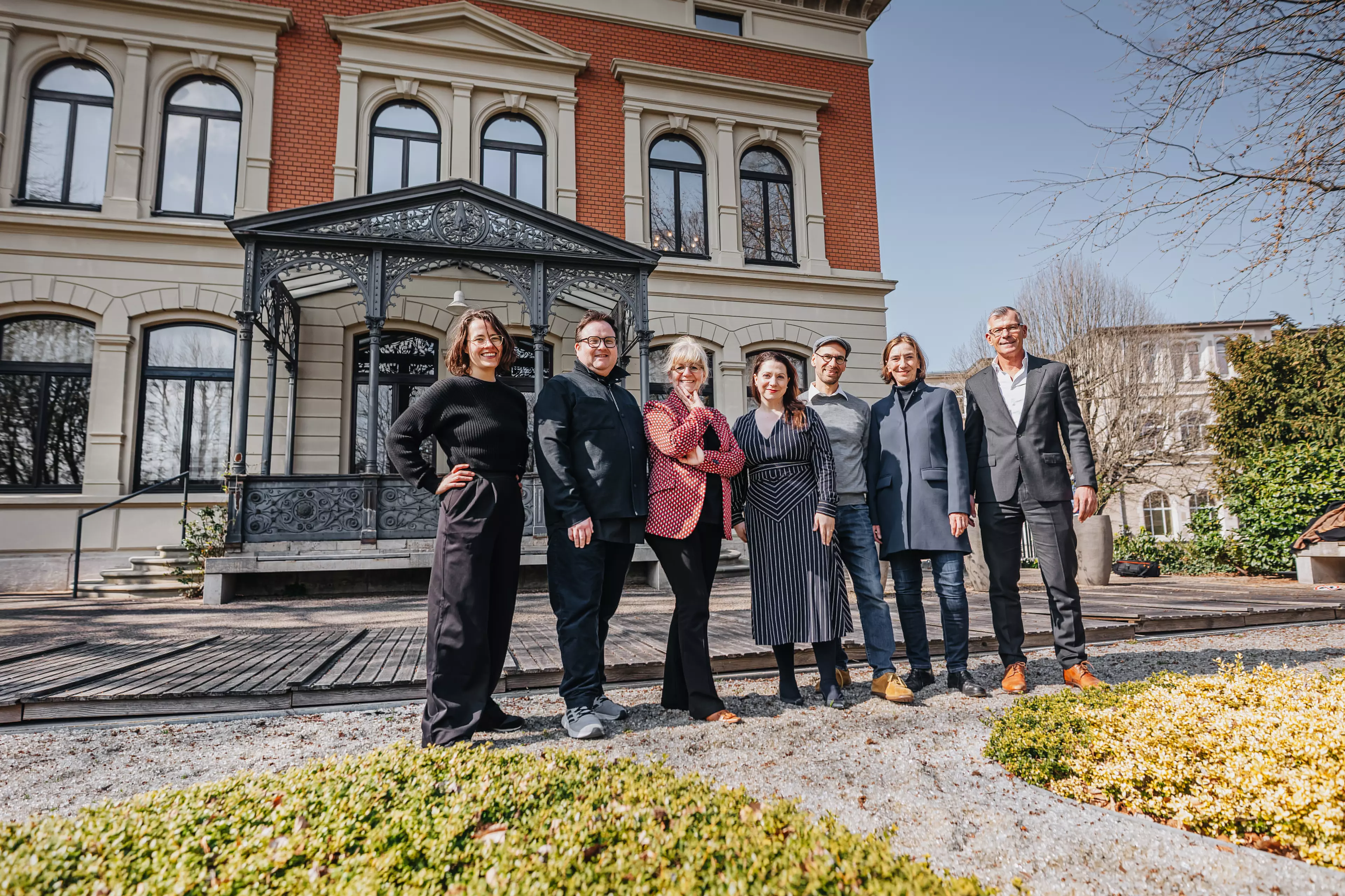 v.l.n.r.: Katharina Binder (DFDK, Vorstand), Christian Weiß (DFDK, Vorstand), Prof. Dr. Anja Hesse (Stadt Braunschweig, Kulturdezernentin), Maria-Rosa Berghahn (SBK, Direktorin), Fabian Cohn (DFDK, Vorstand), Tania Klinger (DFDK, Vorstand), Dr. Franc Zimmermann (Mönning Feser Partner, Insolvenzverwalter).