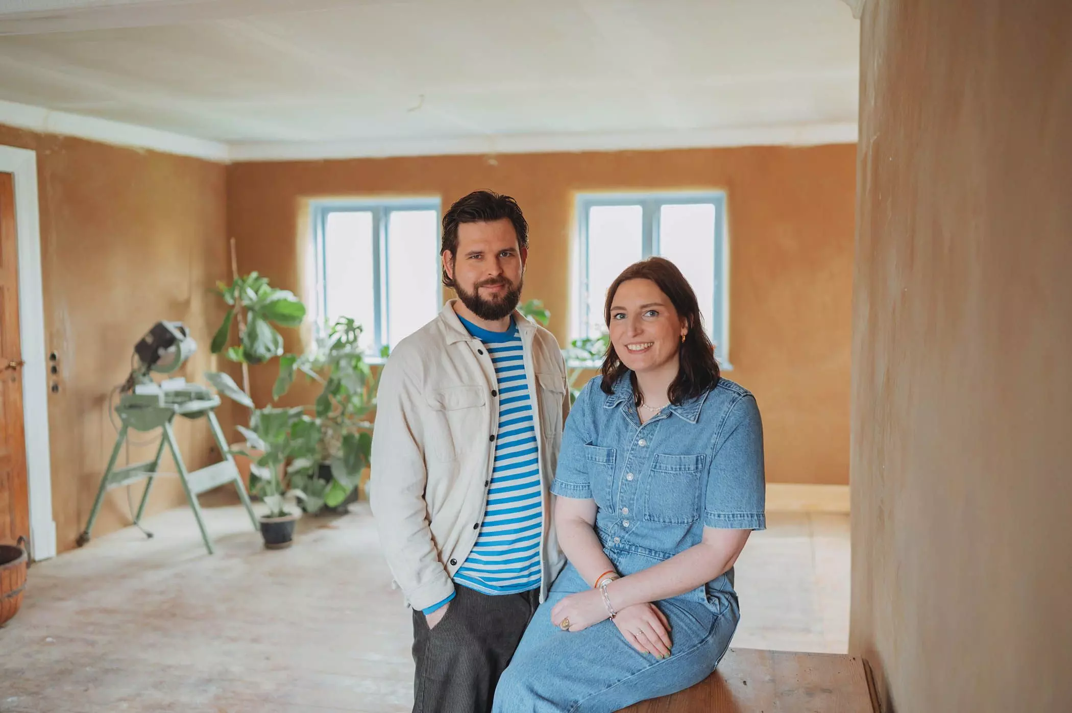 Nina Johannsen und ihr Freund Florian in ihrem Haus in Dänemark. - femtastics