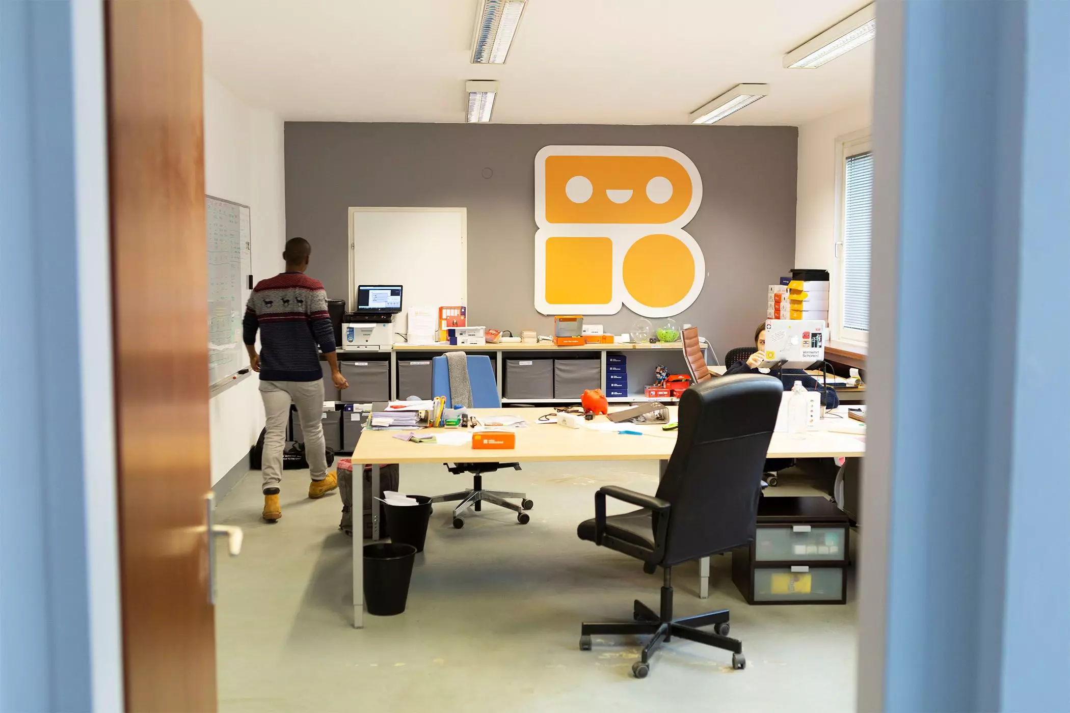 03-office-robo-wunderkind