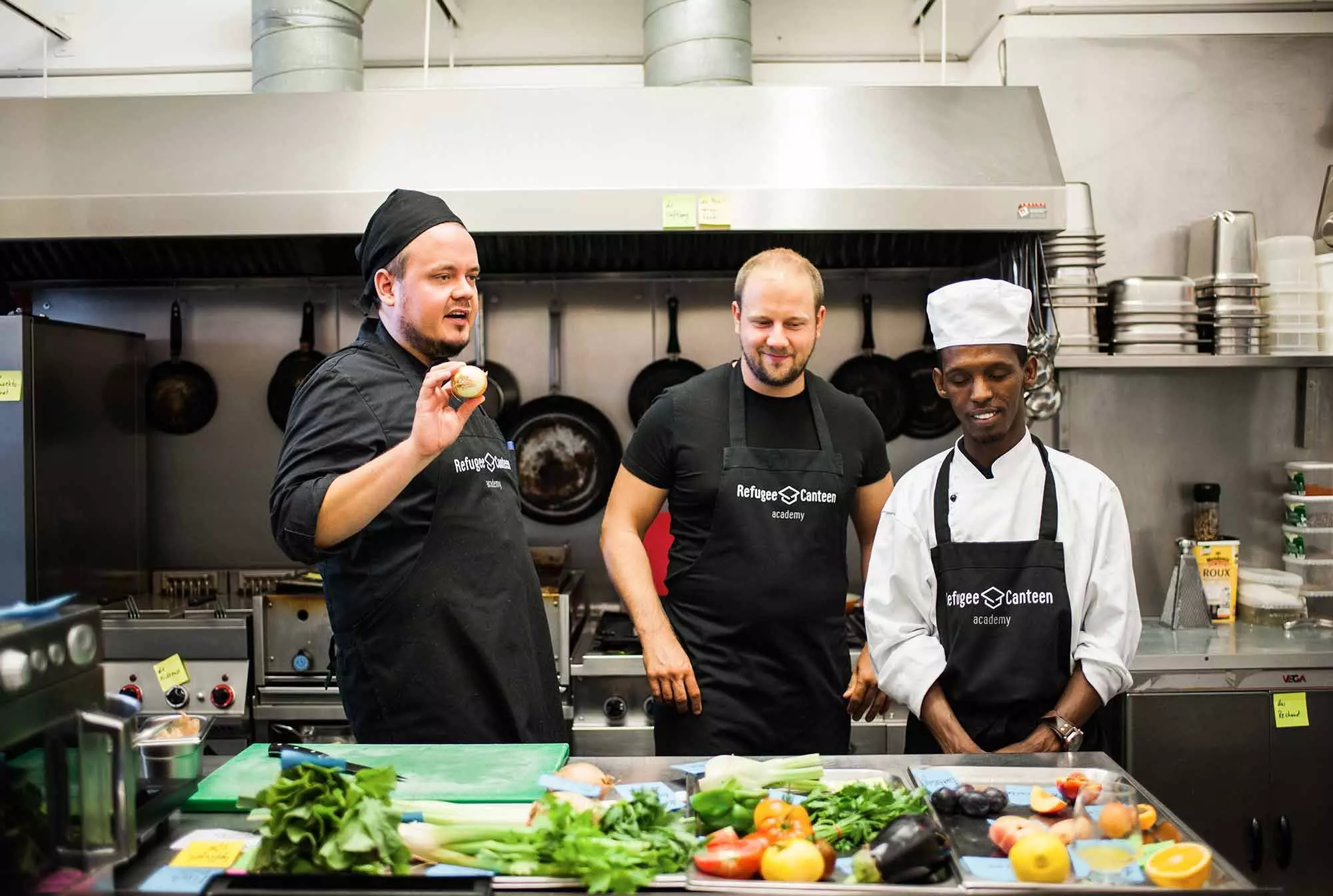 03-refugee-canteen-hamburg