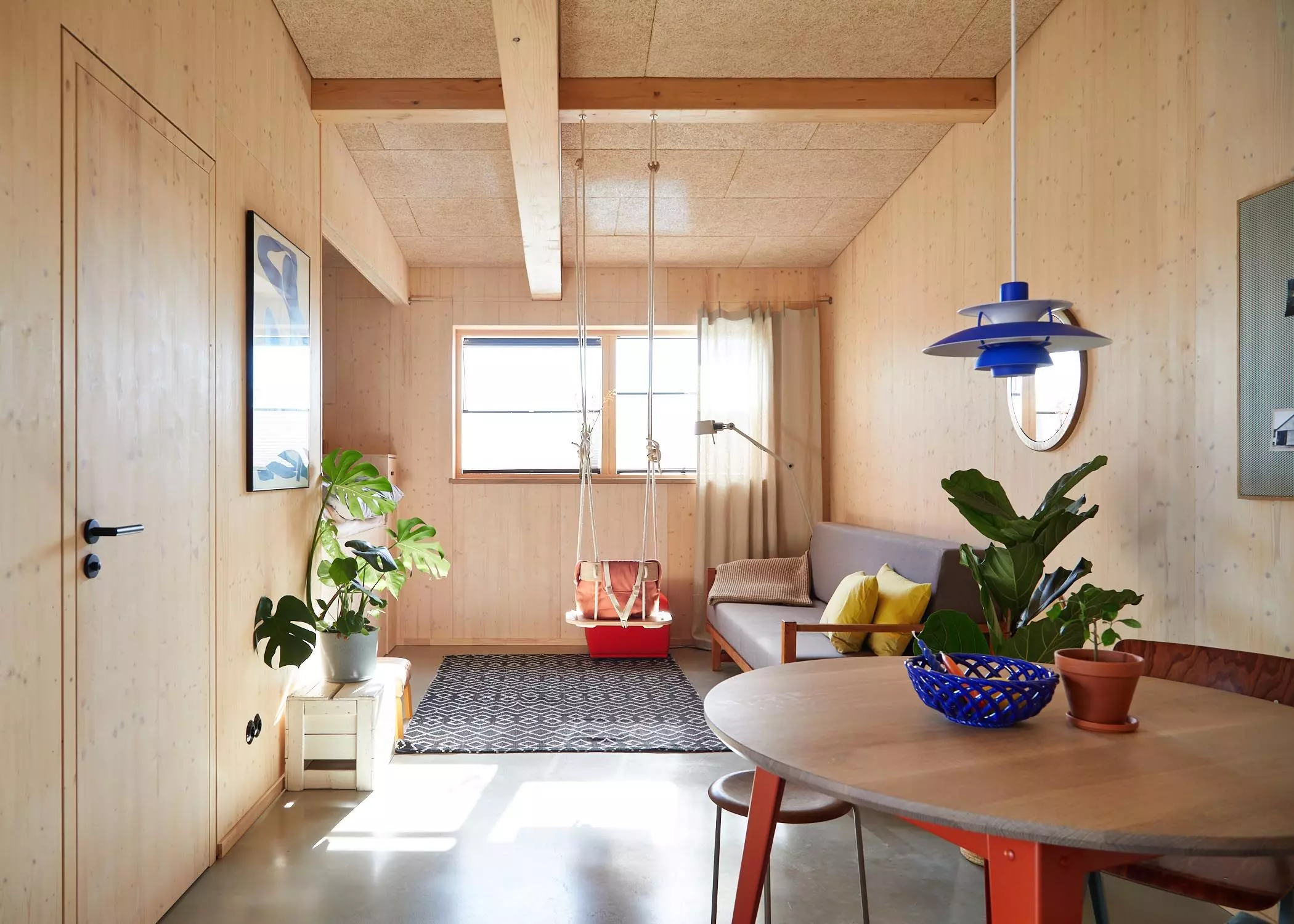 Eine Wohnung modern mit Holz verkleidet | femtastics