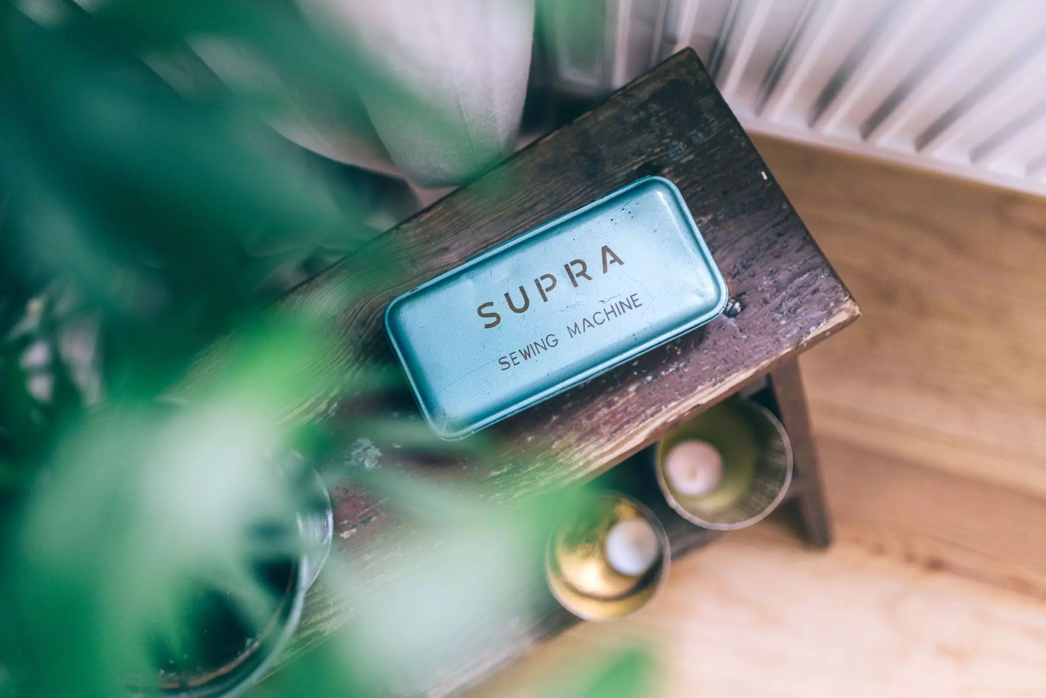 04-supra-sewing-machine