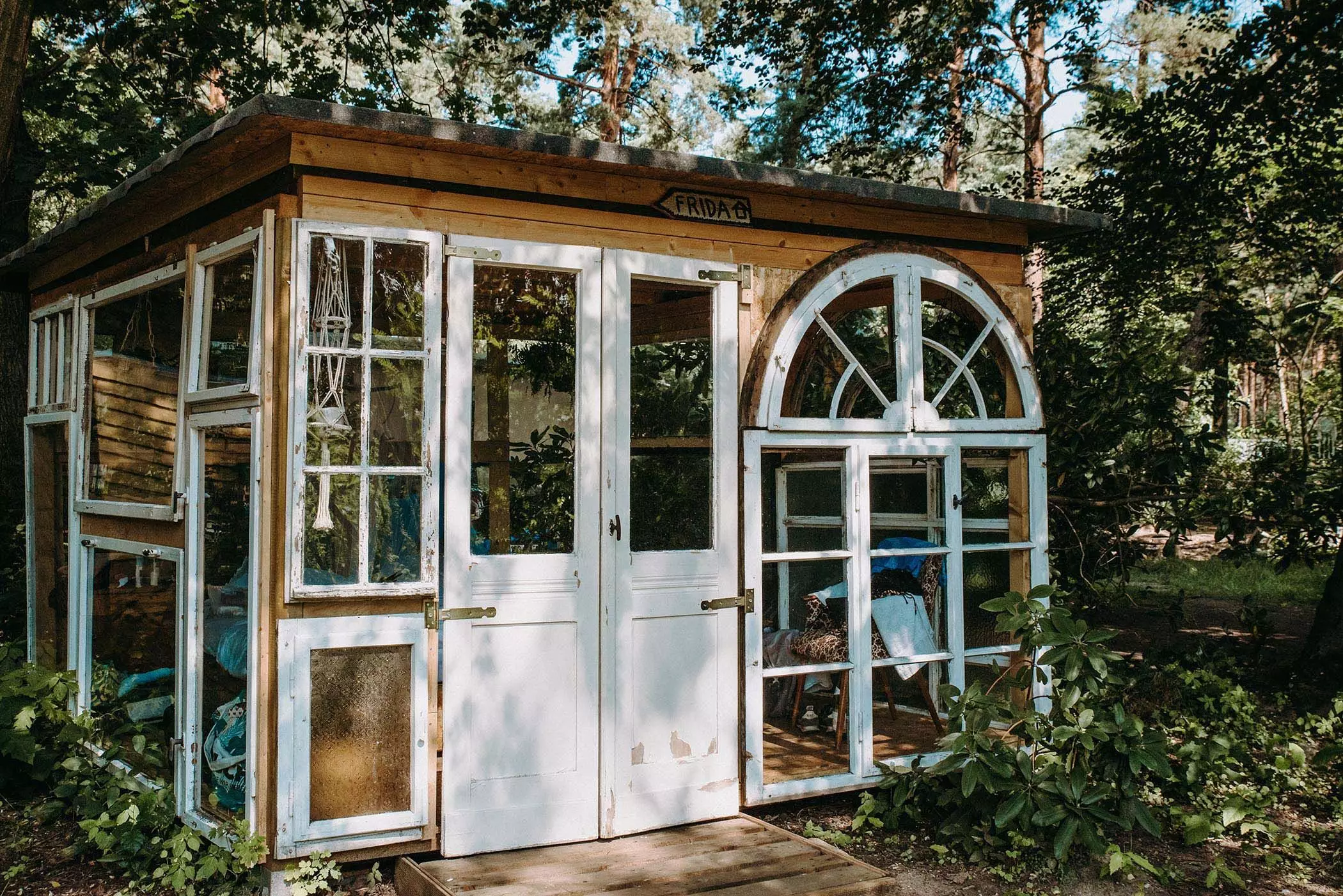 Cabin im Feel Free Yoga Retreat im Wald bei Berlin | femtastics