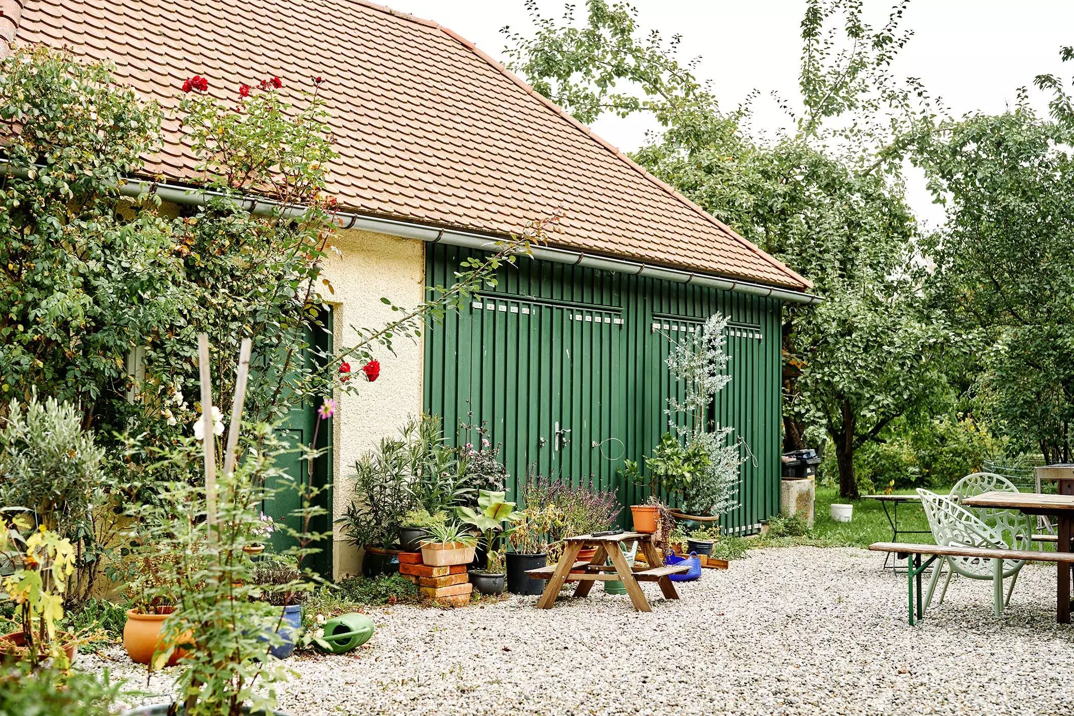 Garten und Kies-Terrasse von Anna Schäffel - femtastics