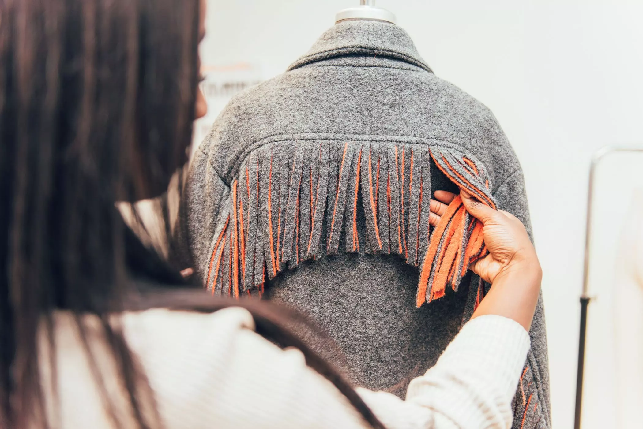 08-fransenjacke-ashes-and-soil