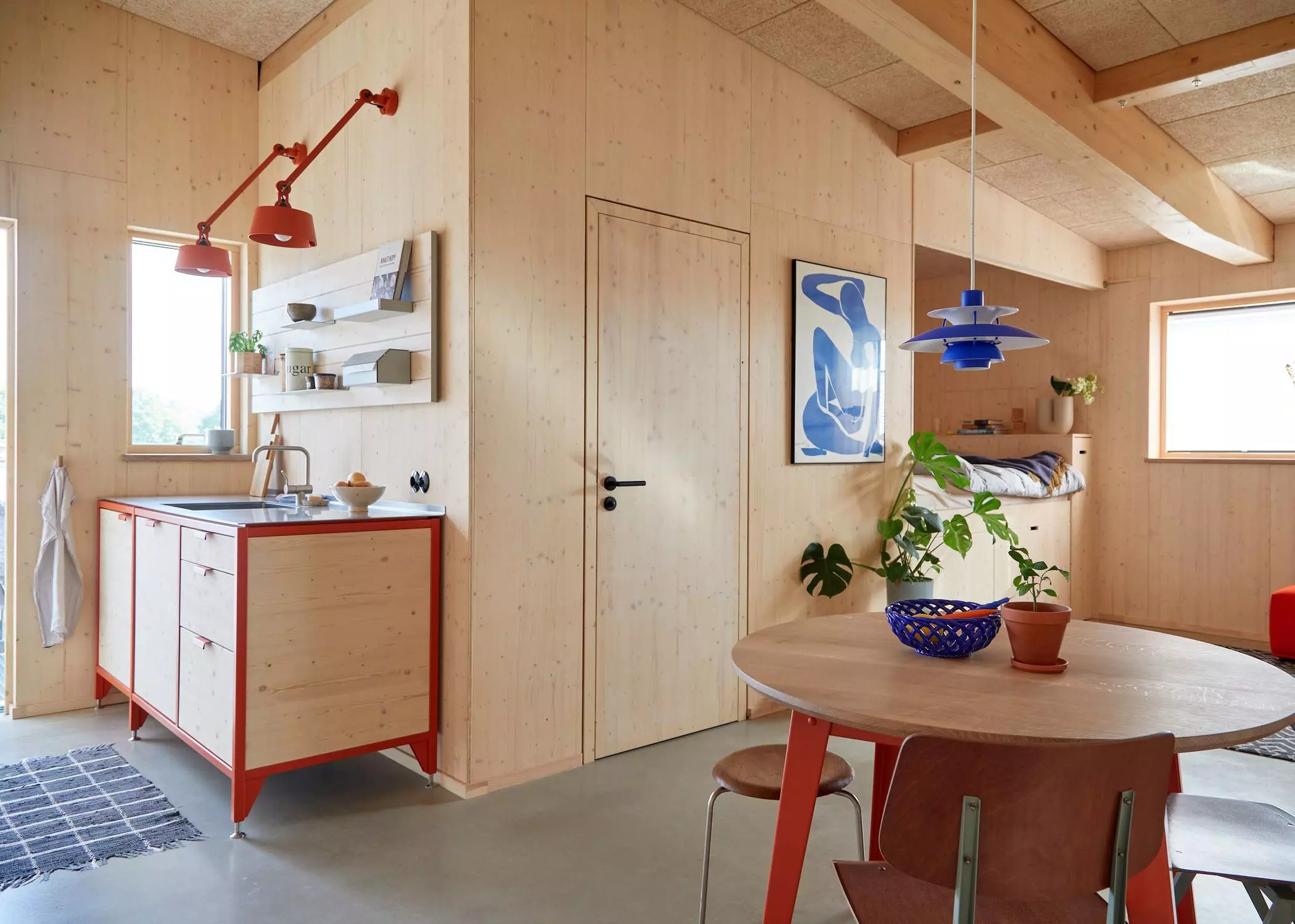 Kiefernholzverkleidete Wohnung | femtastics