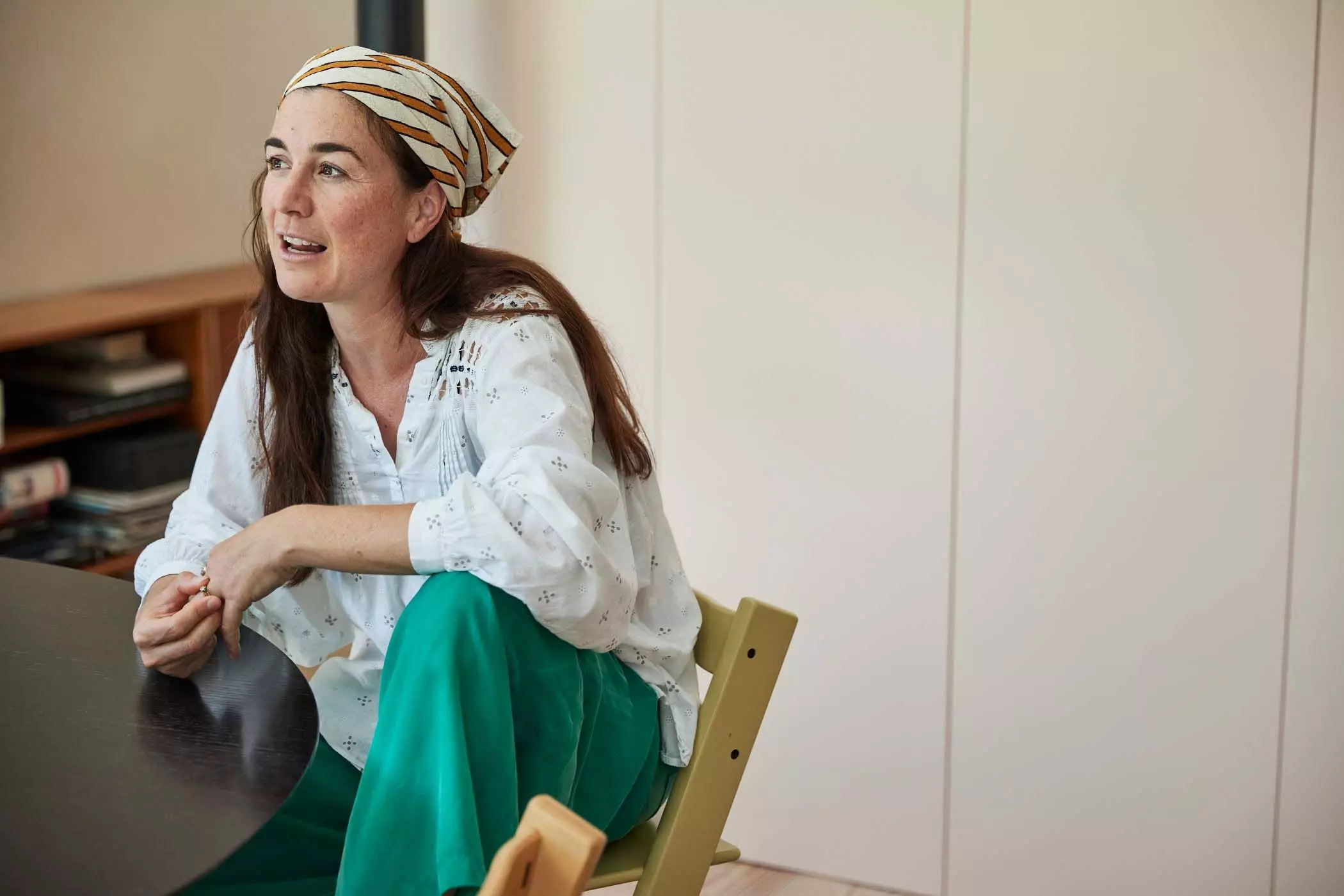 Janine Dudenhöffer in ihrem Wohnzimmer | femtastics