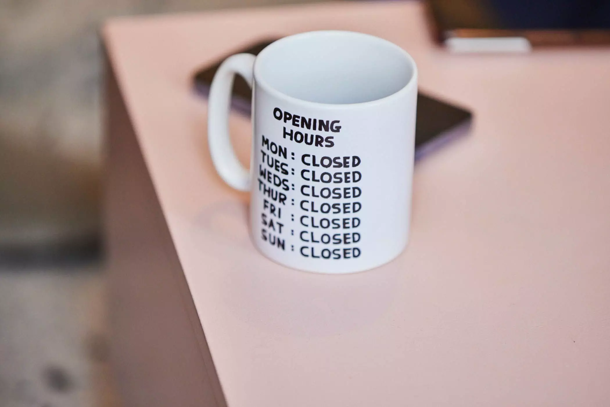 Tasse mit Öffnungszeiten: dauerhaft geschlossen - femtastics