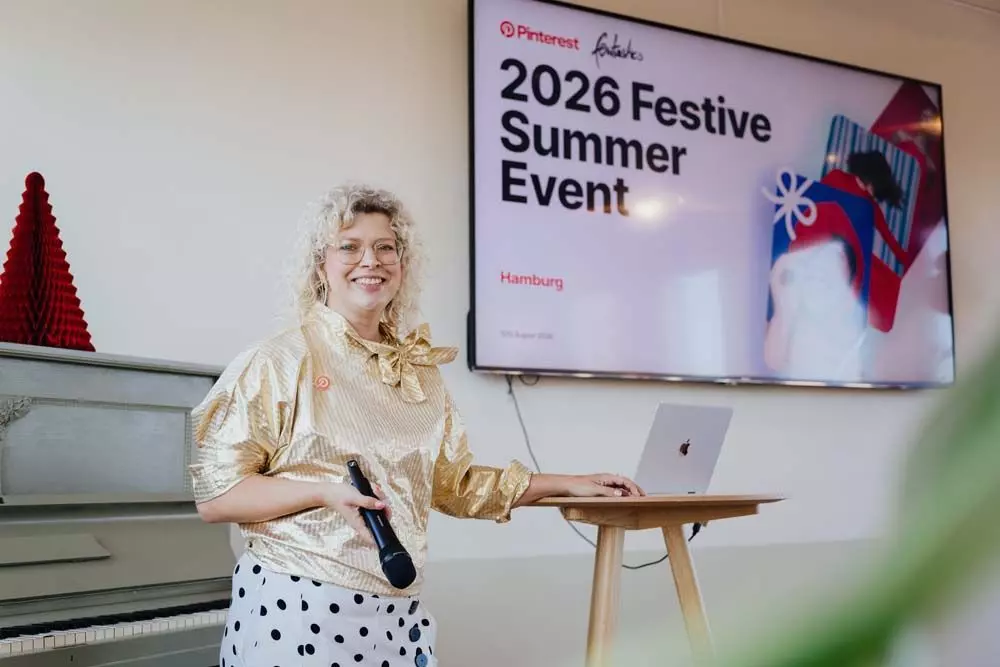 Anna vor Pinterest-Präsentation