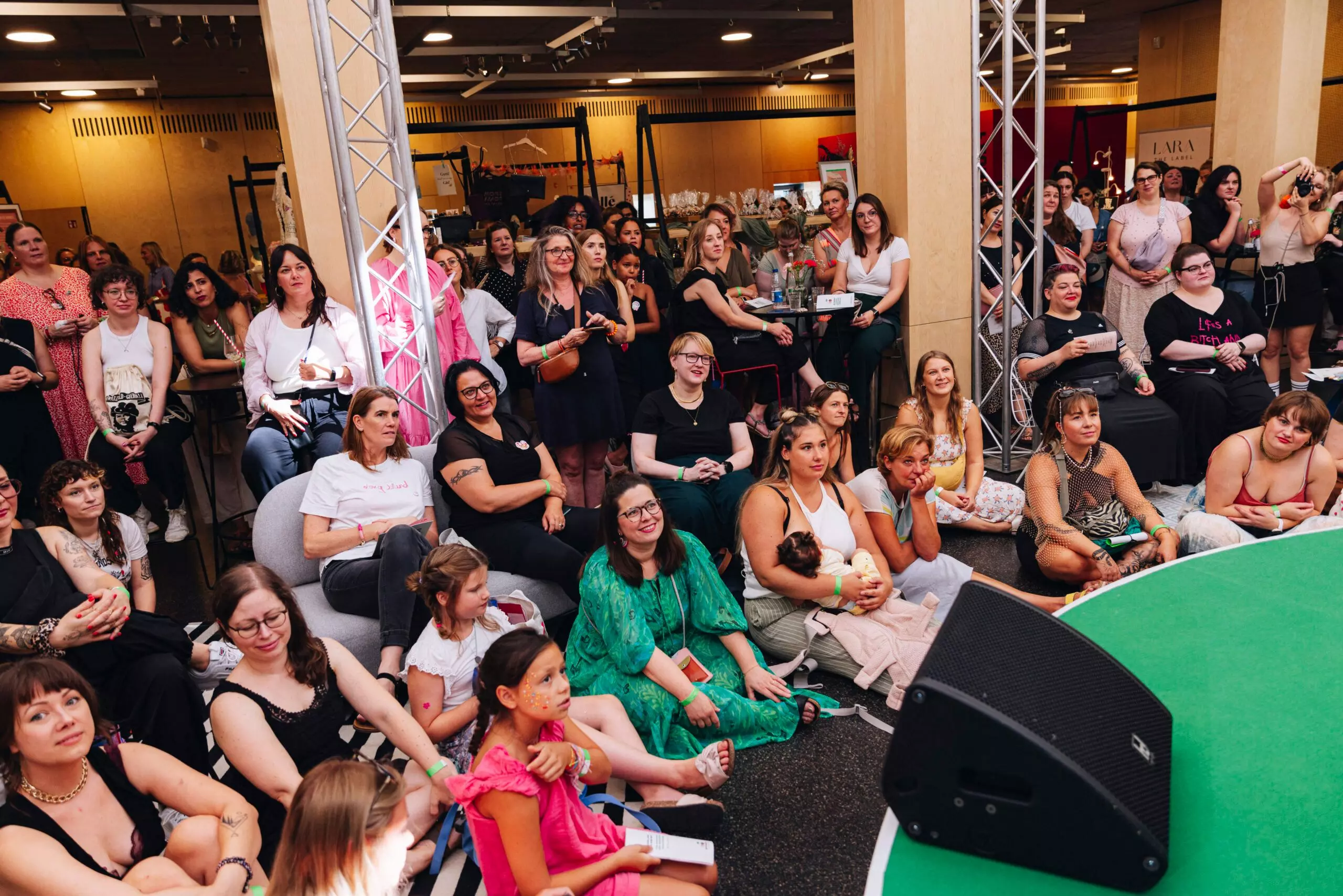 Publikum beim "Bitch Fest"