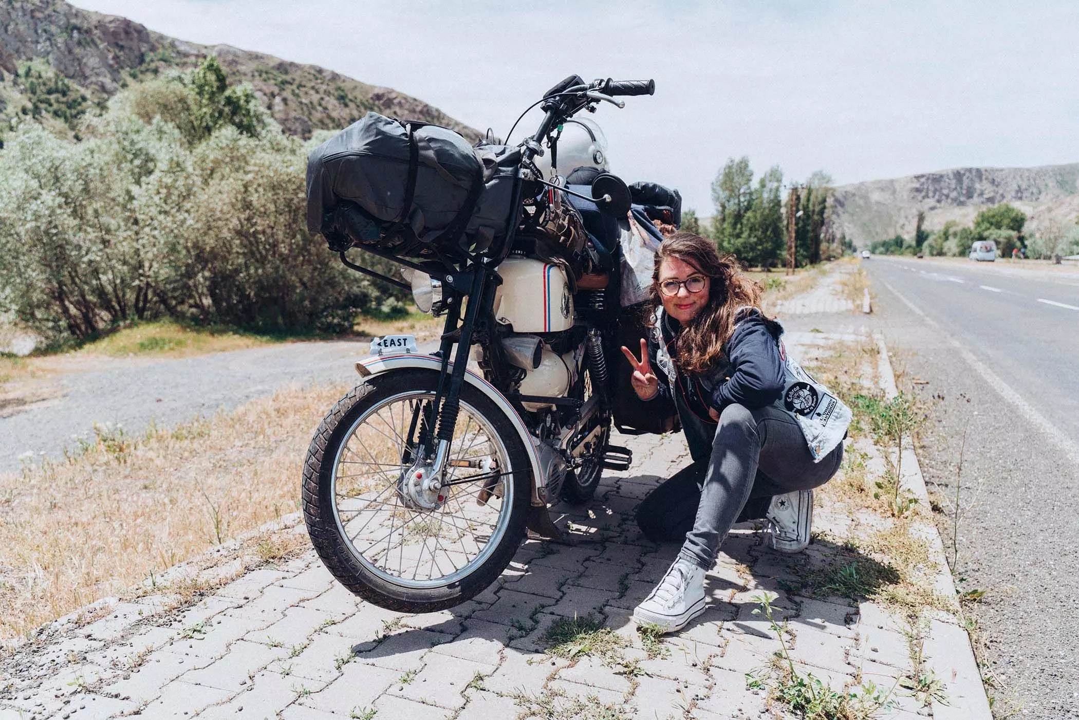 Maggie Haselwanter mit ihrem Moped | femtastics