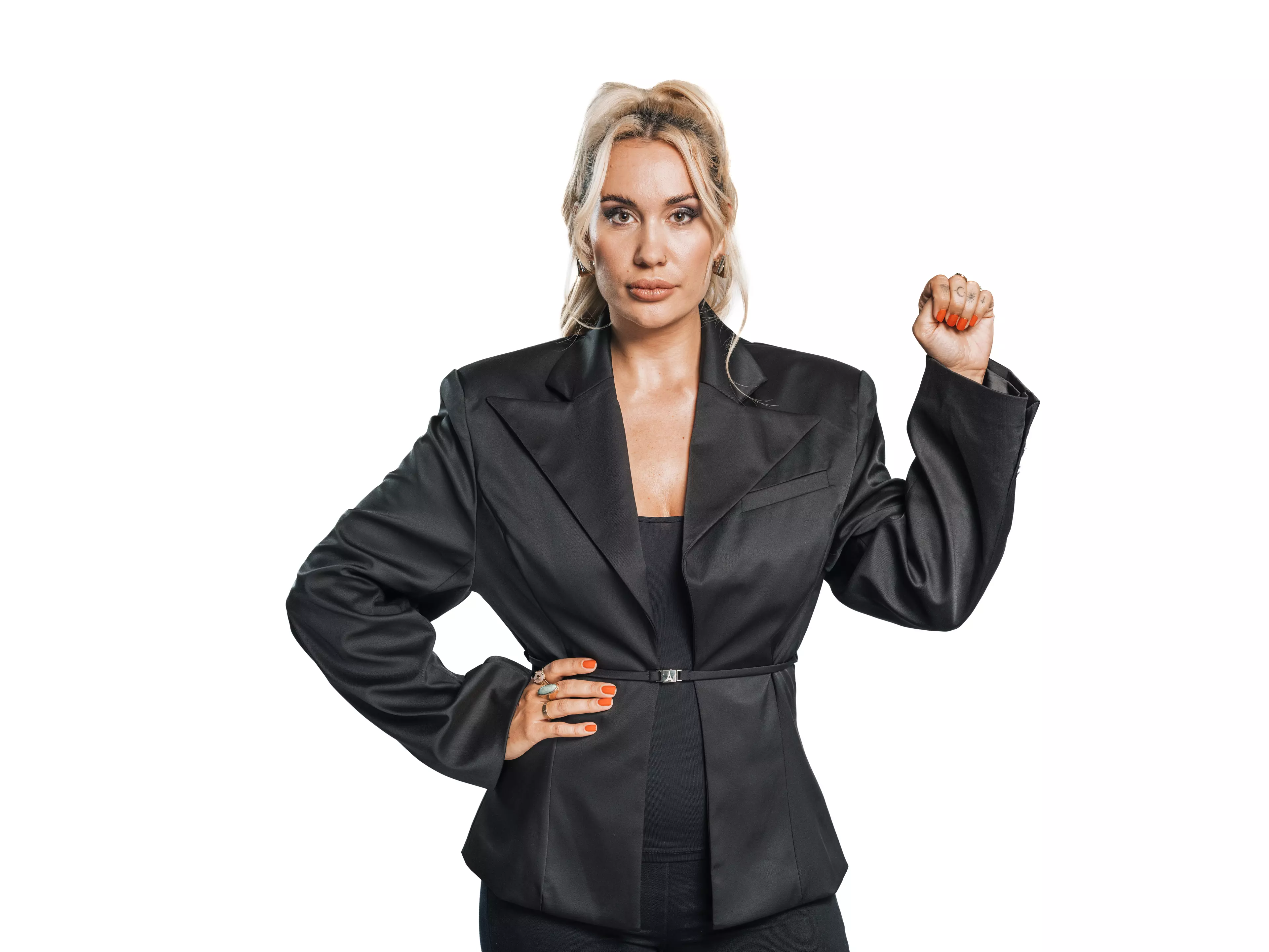 Sarah Bora Handsignal Gewalt gegen Frauen 3