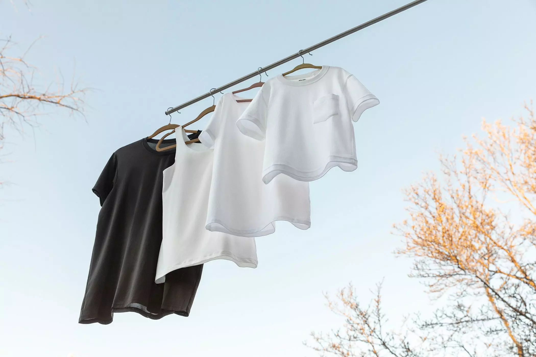 "AIRism"-Mode von "UNIQLO" auf der Wäscheleine | femtastics