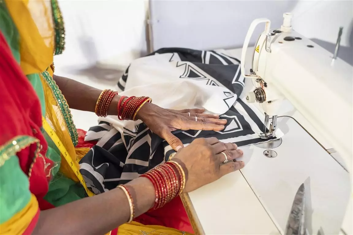 23_C_AxShovanGandhixRangsutra_Stitching_0780
