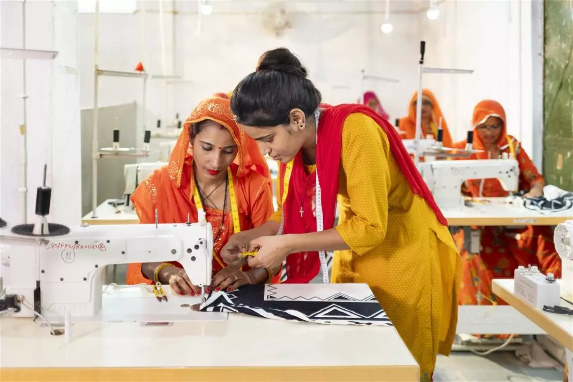 23_C_AxShovanGandhixRangsutra_Stitching_0850