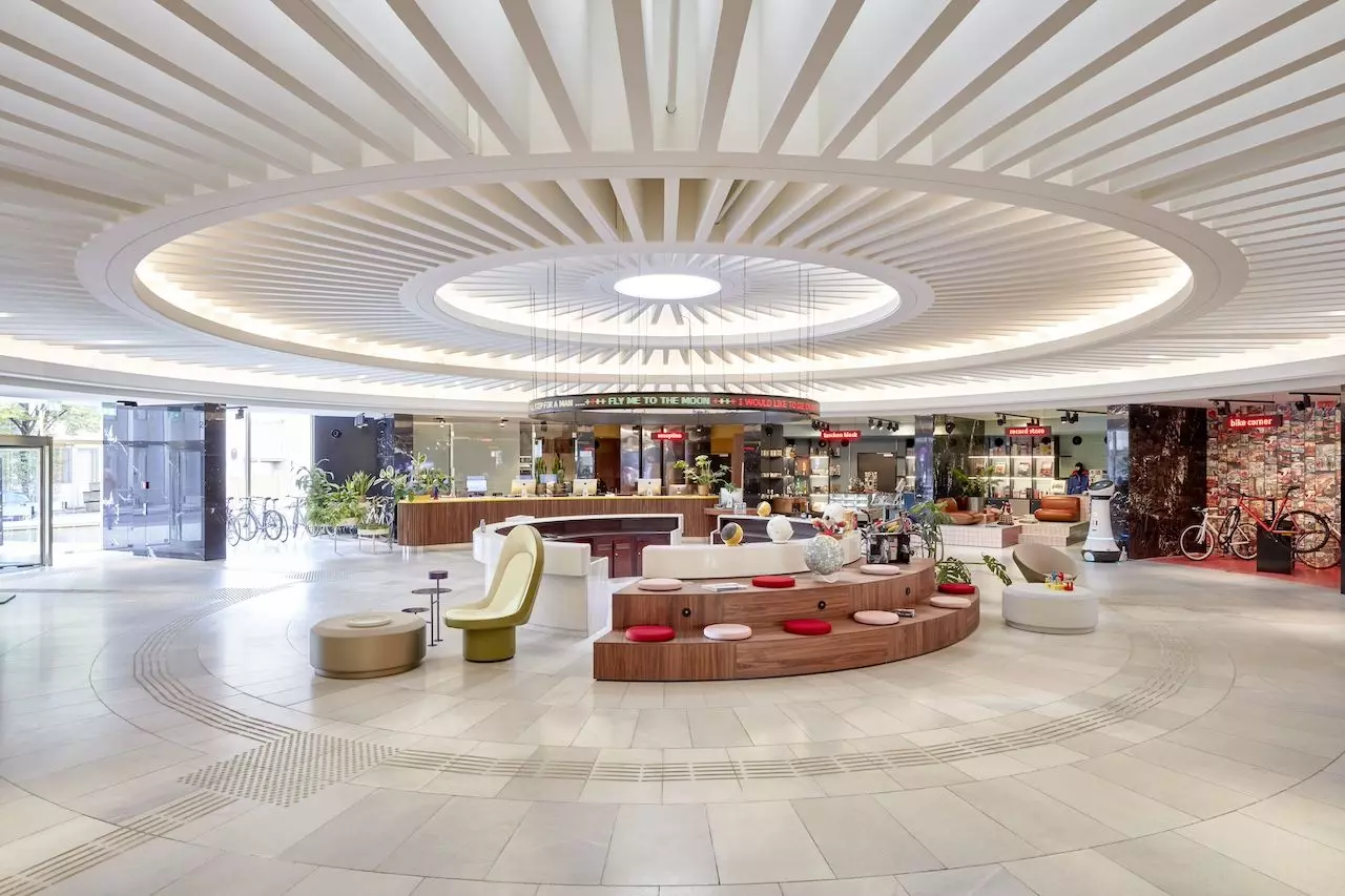 25h_Circle_SteveHerud_Lobby_large (11)