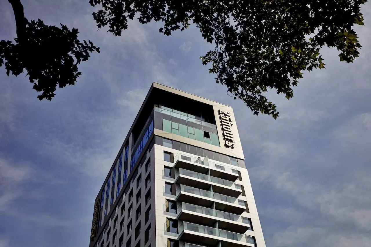 25h_Tour_SteveHerud_Exterior_large (2)