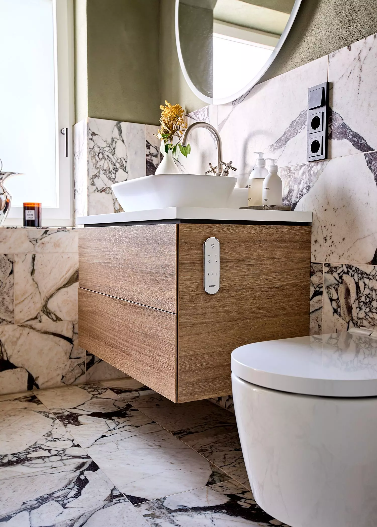 Fernbedienung vom Dusch WC von "Geberit"