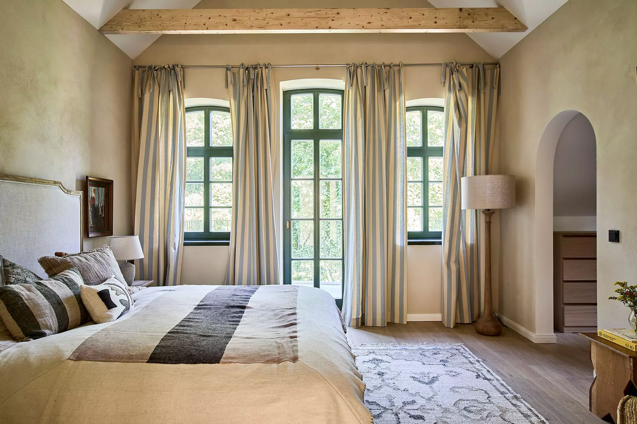 Schlafzimmer in Naturtönen