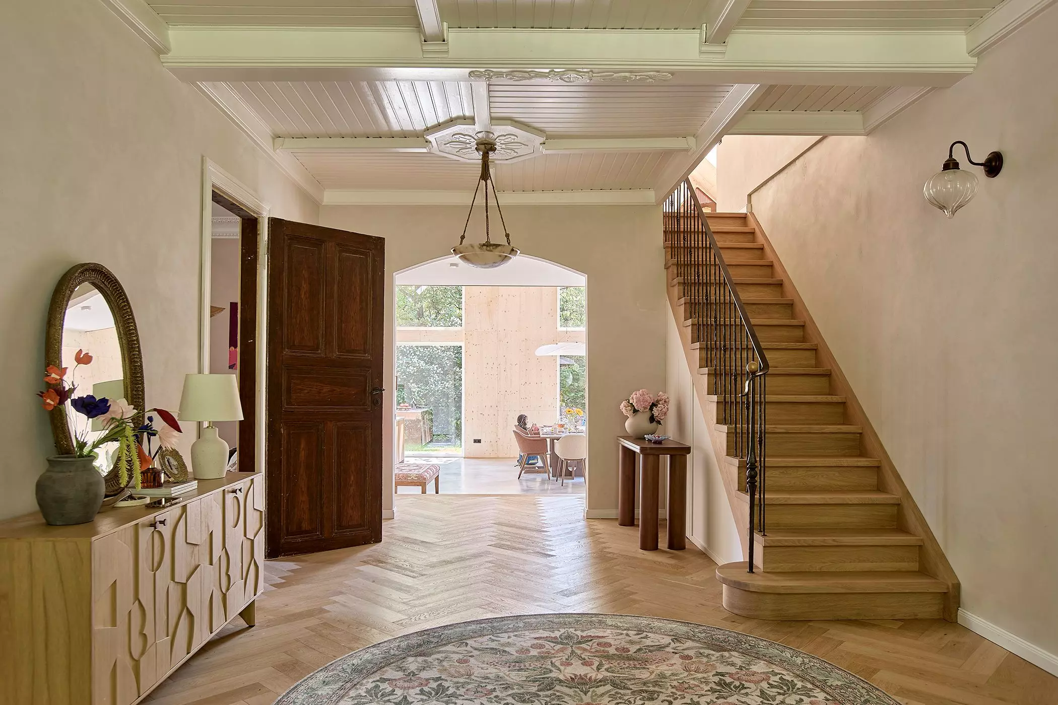 Der Eingangsbereich der Altbauvilla.