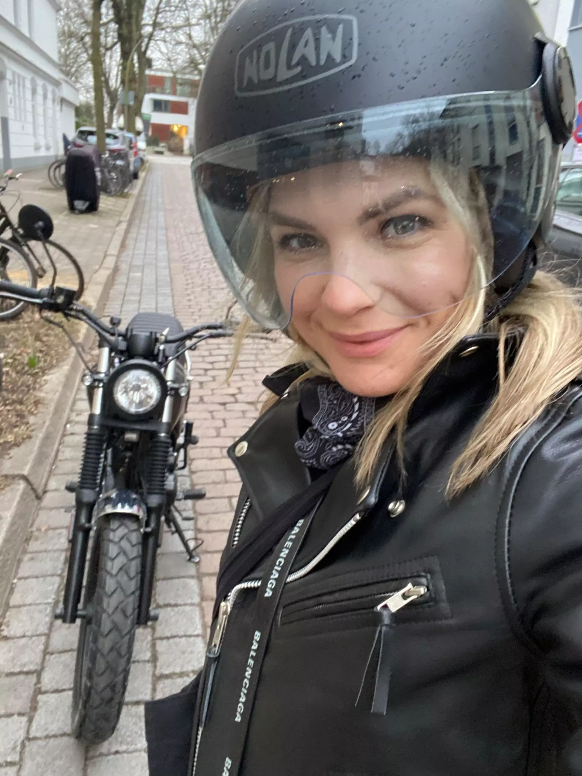 Anna-Motorrad-2