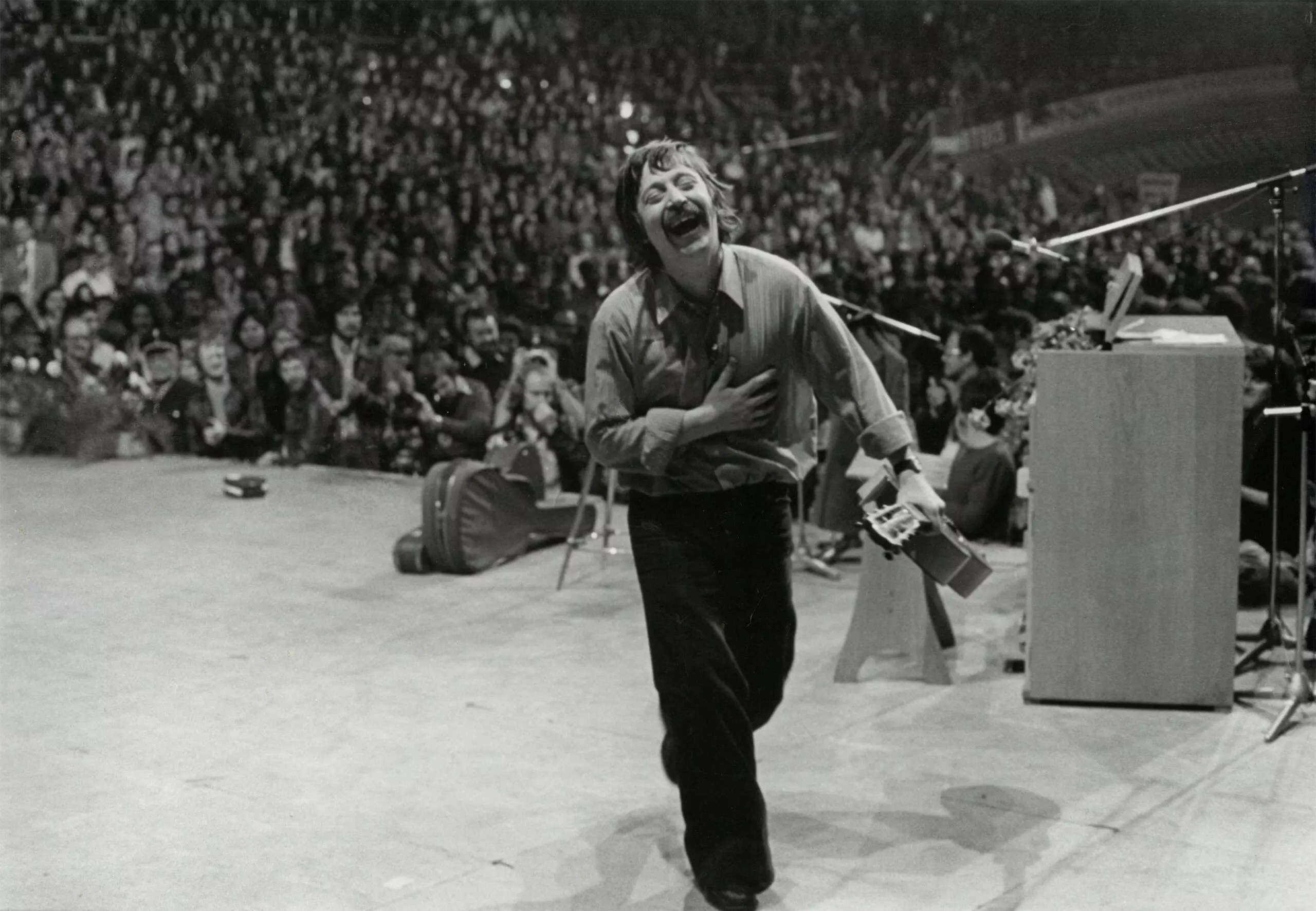 Barbara-Klemm-Wolf-Biermann-Konzert-vor-Ausbuergerung-aus-der-DDR-Koeln-13–November-1976-Stiftung-F-C–Gundlach-Hamburg