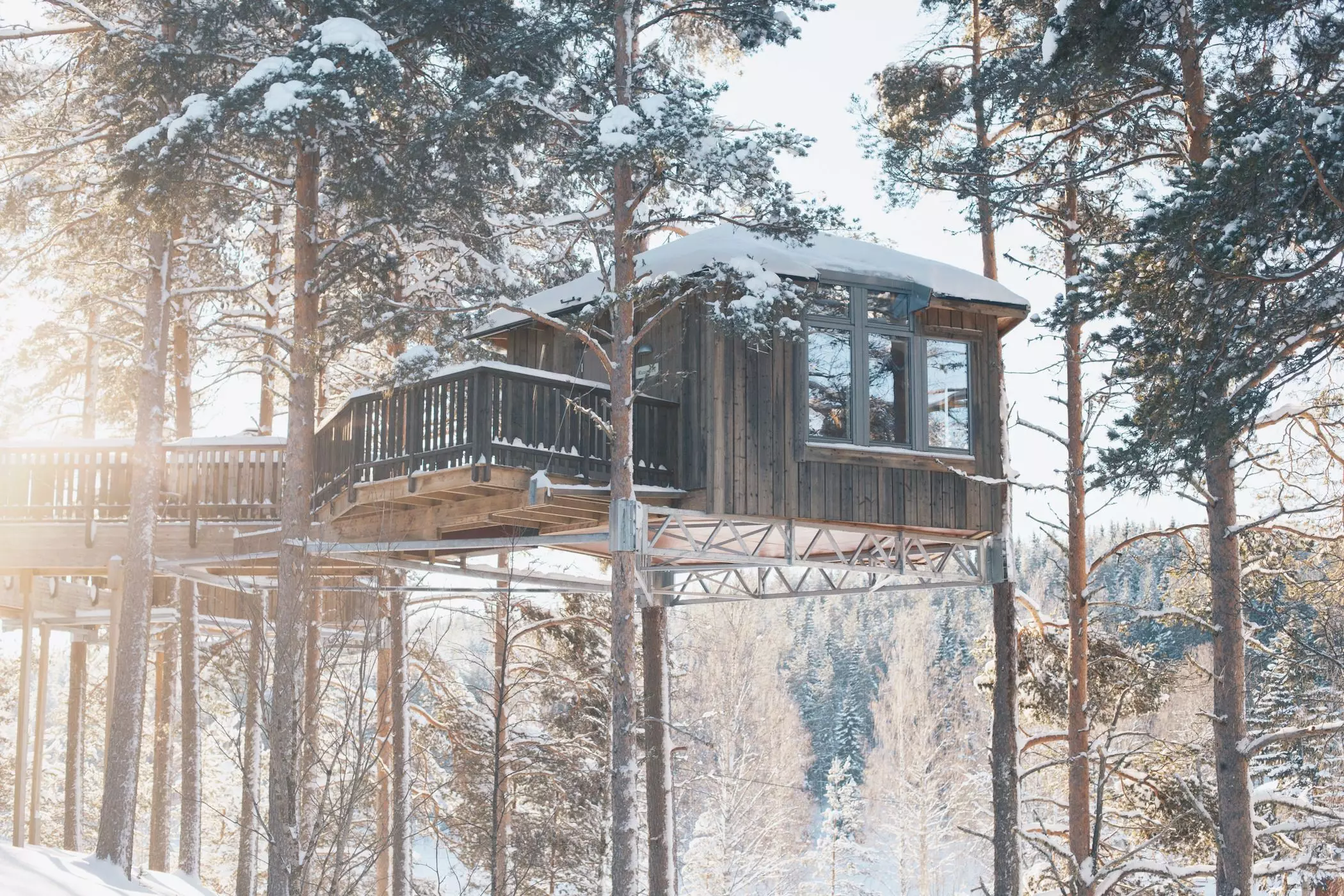 Baumhaus-Schweden-Winter