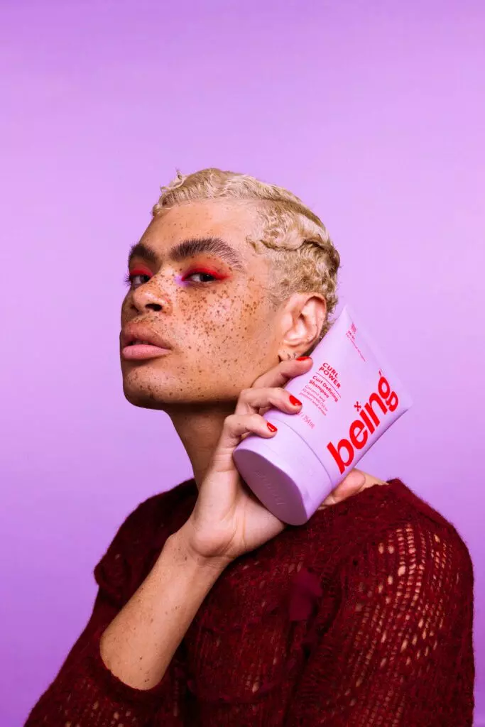 being Shampoo mit Model
