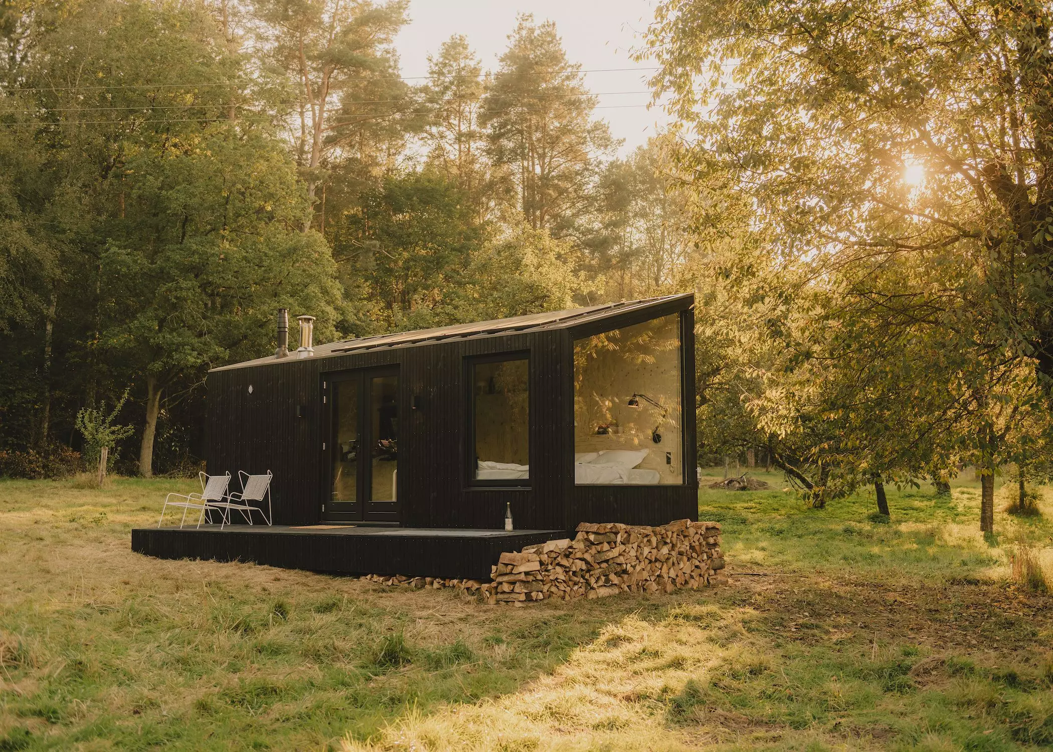 Sonnenaufgang am Tinyhouse am Waldrand - femtastics
