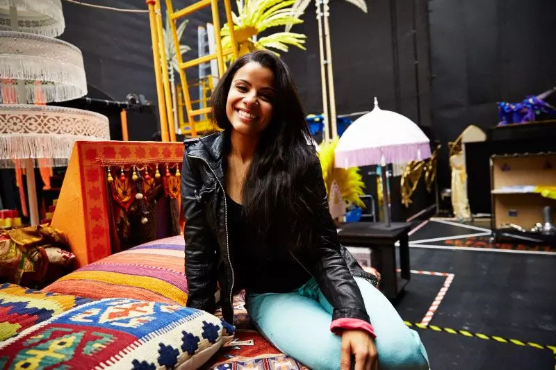 Femtastics-Aladdin-Myrthes-Monteiro-Backstage-Portrait-2
