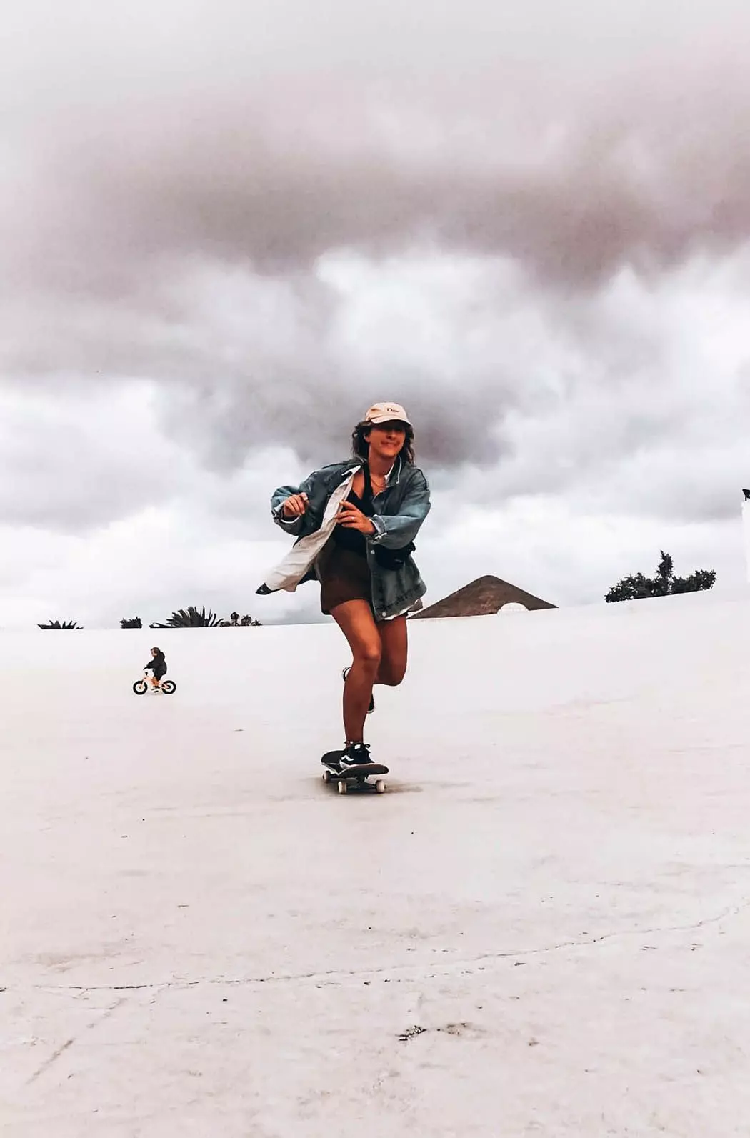 Jasmin Böhm fährt Skateboard - femtastics