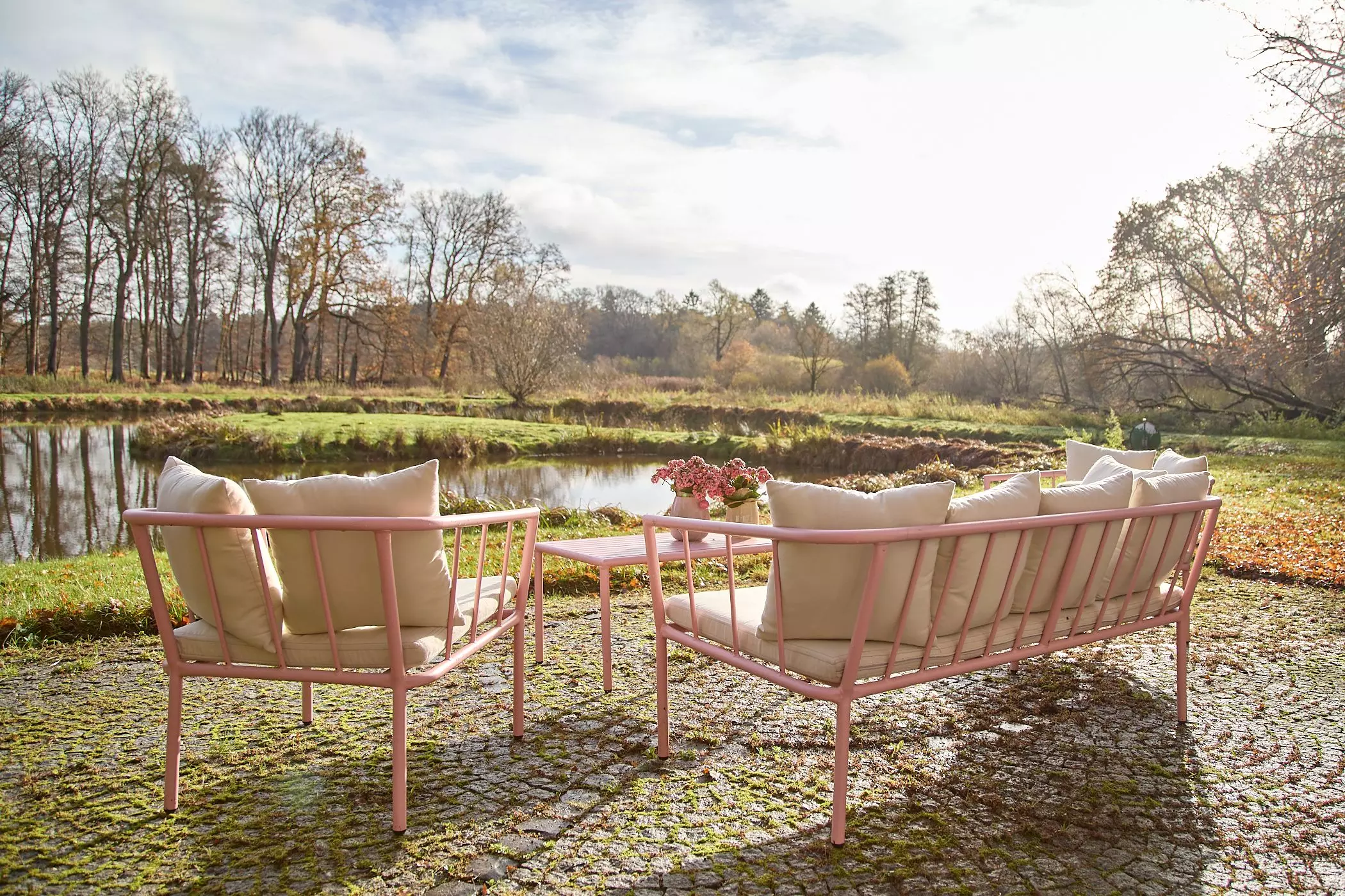 Rosa Terrassenmöbel