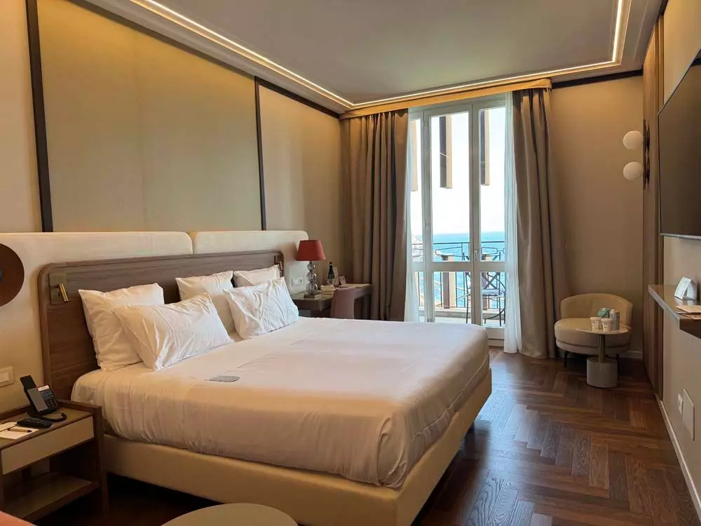 Zimmer im "UNA Hotels Capotaormina"