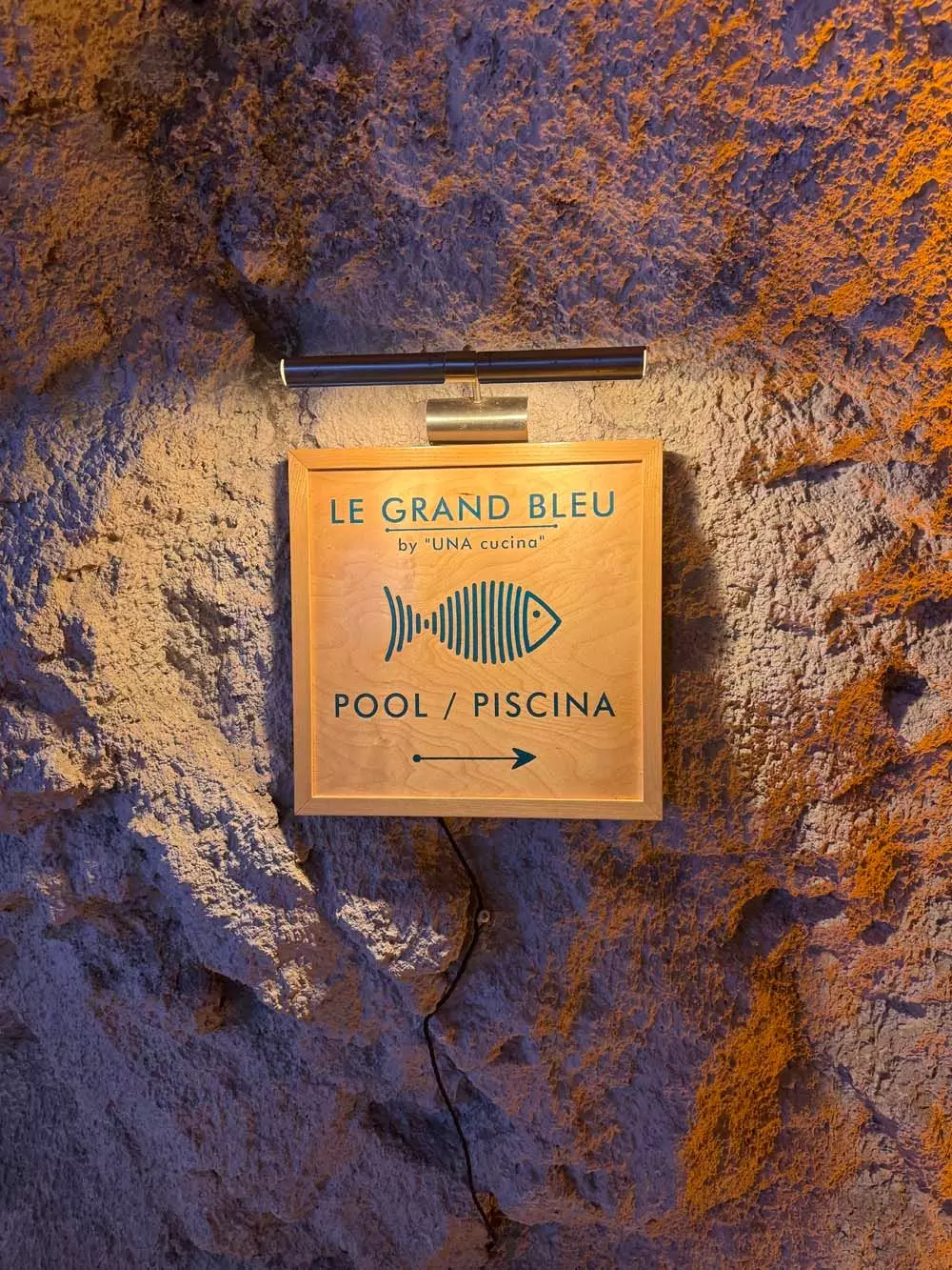 Schild "Le Grand Bleu" "UNA Hotels Capotaormina"